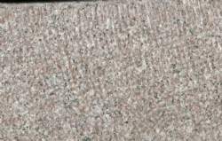 rosa stokhugget granit