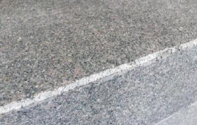 Trappetrin rødlig granit