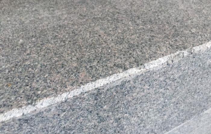 salg af Trappetrin rødlig granit