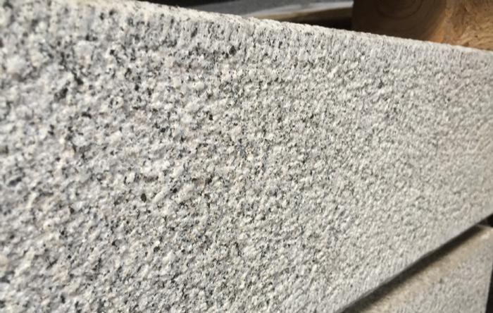 salg af Trappetrin lys grå granit