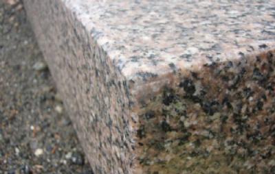 salg af Trappetrin mørkrød granit - 150 x 60 x 15 cm, stokhugget