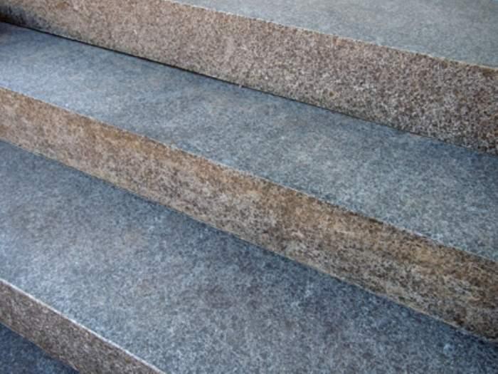 salg af Trappetrin sort basalt / granit - 200 x 60 x 15 cm