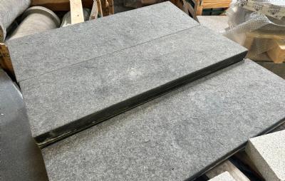 salg af 5 stk. trædesten basalt