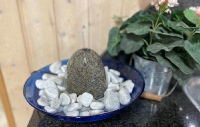 Vandreservoir glasskål natur/ædelsten vandsten, komplet.