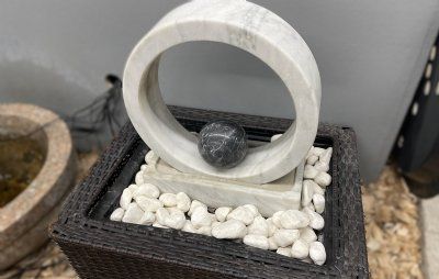 Vandreservoir rattan ring marmor m/kugle
