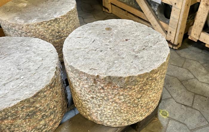 salg af Vandsten søjle rødlig granit