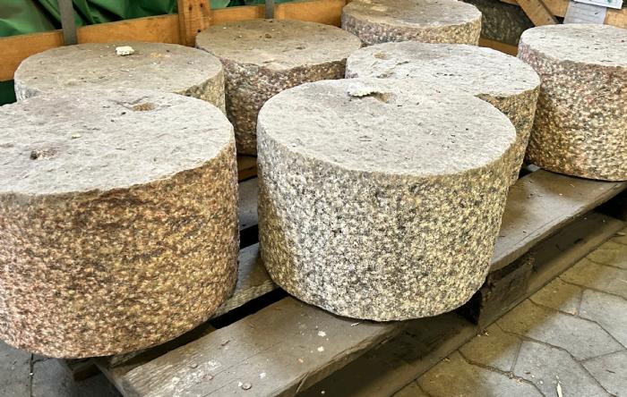 salg af Vandsten søjle rødlig granit