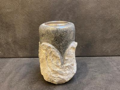 salg af Vase i granit